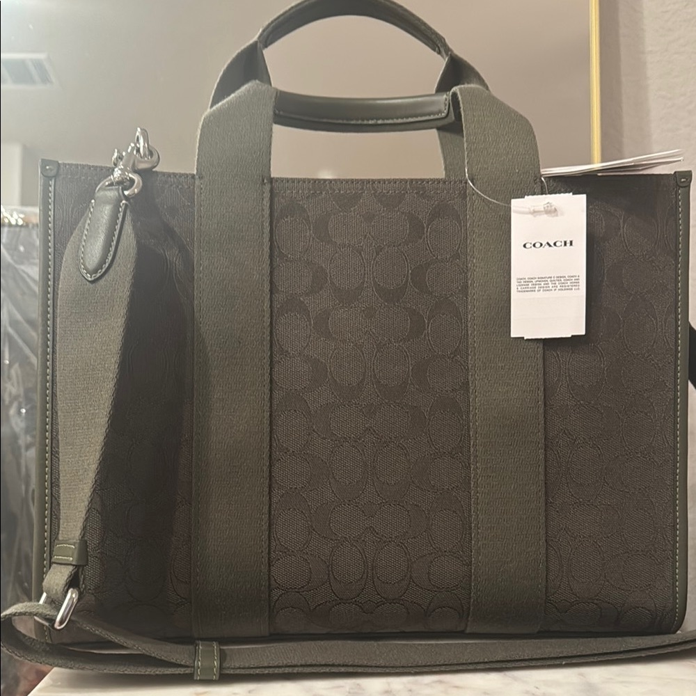 Brand New Coach Signature Tote in Green Signature